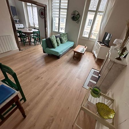 Le Compostelle Apartment Issoudun Ngoại thất bức ảnh