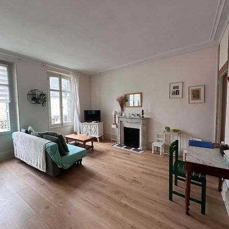 Le Compostelle Apartment Issoudun Ngoại thất bức ảnh