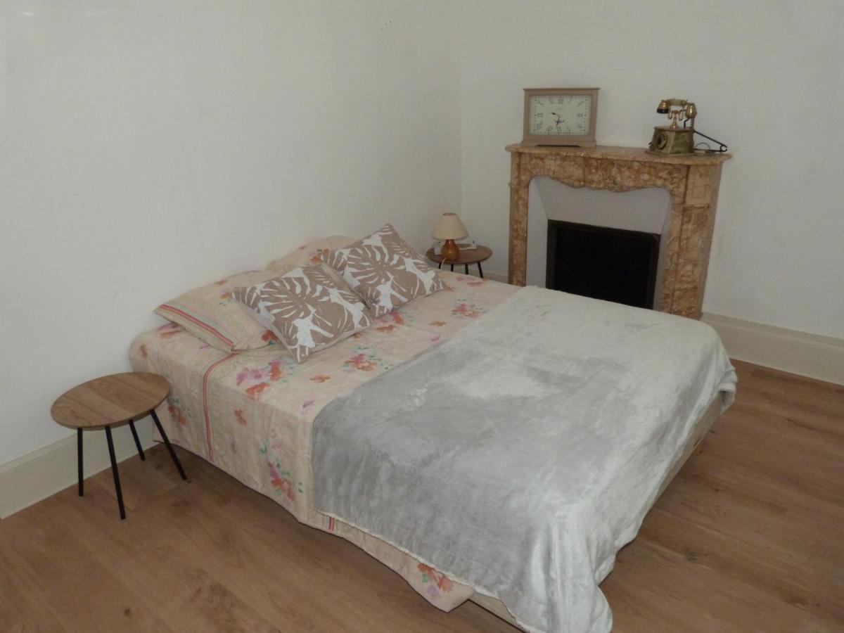 Le Compostelle Apartment Issoudun Ngoại thất bức ảnh